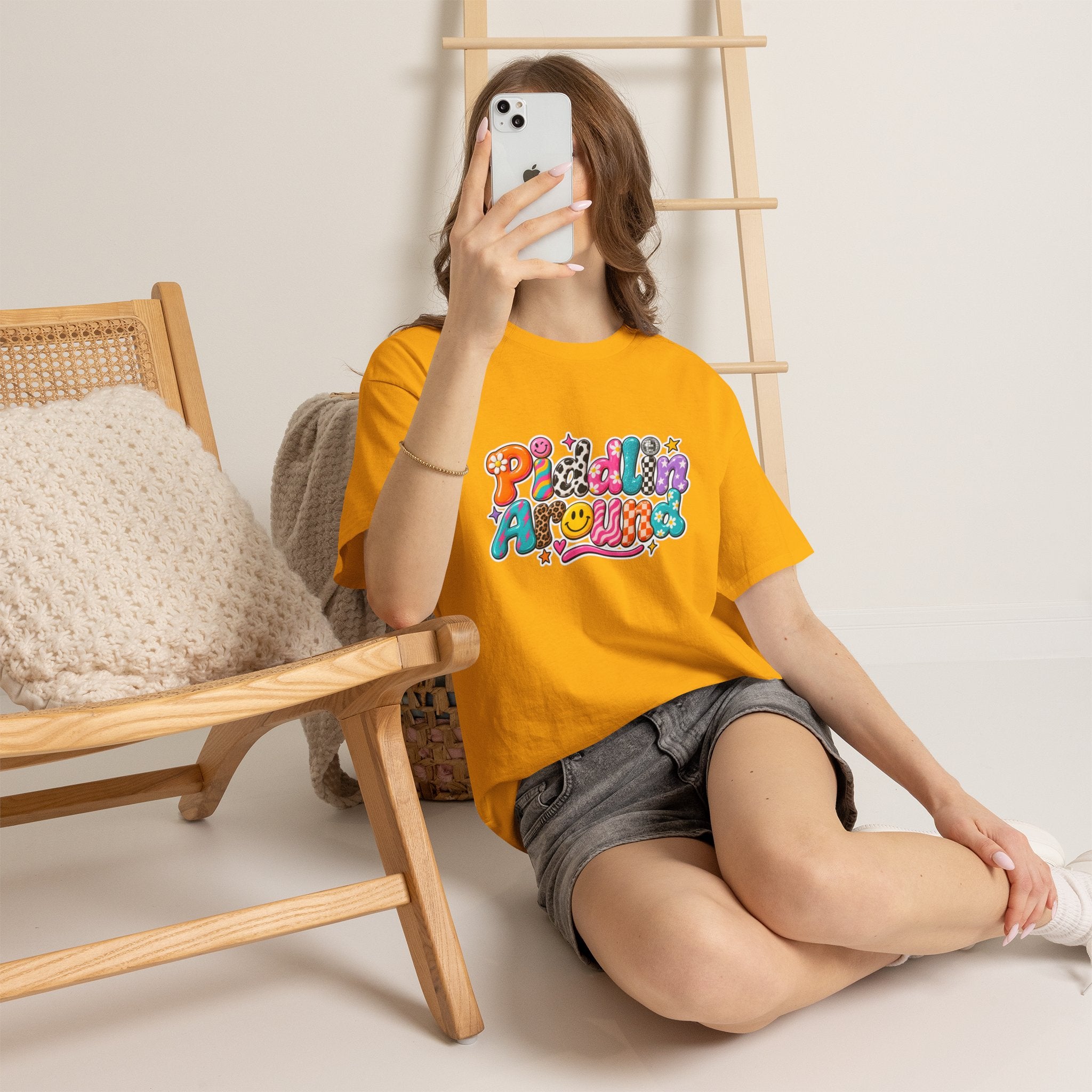 vintage Piddlin Around Graphic T-Shirts